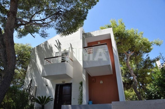 Freestanding house for Rent -  Varimbobi, Athens northern suburbs