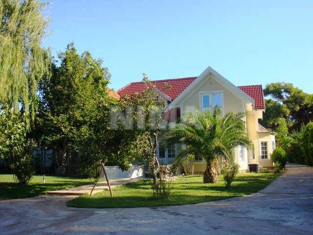 Freestanding house for Rent -  Varimbobi, Athens northern suburbs